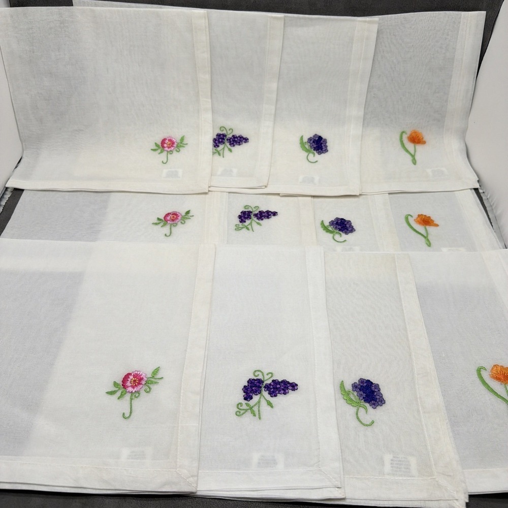 Pottery Barn "Bloom" Dinner Napkins Embroidered Cotton Spring Floral 3 Sets